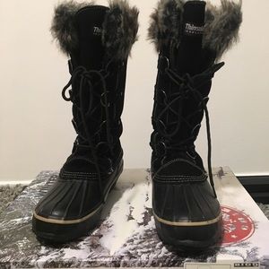 Womens snow/ rain boot